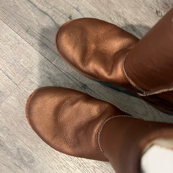 UGG copper mid size boots. Currently unavailable everywhere. Size 8 brand new. - Picture 2 of 8